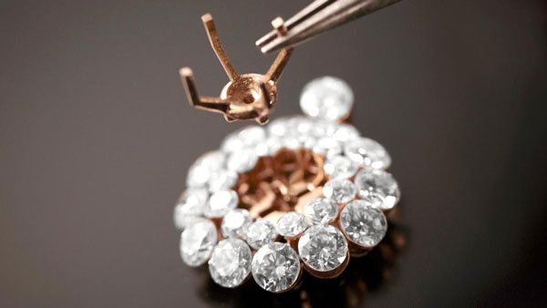 Chopard  مارک جواهرات لوکس در سوئیس است.