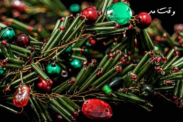 مهره ها و تزیئنات خاص روی لباس