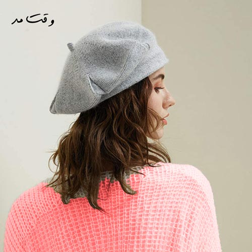 کلاه زنانه پشمی‌ (Newsboy Wool Beret Cap) مناسب ست شدن با هر استایلی است. 