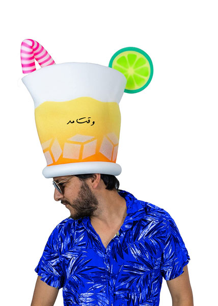 مدل کلاه عجیب شیشه ای مارتینی The Martini Glass Hat
