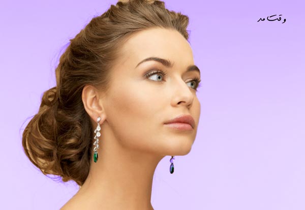 گوشواره آویزی و زیبا مناسب استایل بدن مثلث وارونه