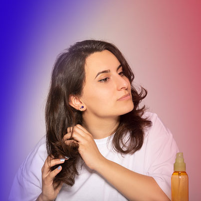 استفاده از روغن آرگان برای رشد مو یکی از فواید و خواص روغن آرگان برای مو است.