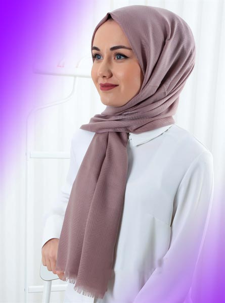 مدل شال نخی زنانه با رنگ سال یاسی یا بنفش