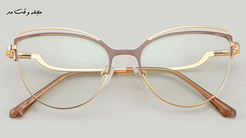 عینک مدل گربه ای یکی از مدل عینک سال 1402 است